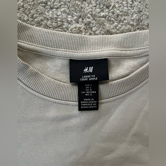 Sweatshirt - Picture 2 of 3